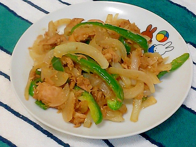 お弁当に簡単一品 ピーマンと玉ねぎのツナ炒め レシピ 作り方 By かっぺ4217 楽天レシピ