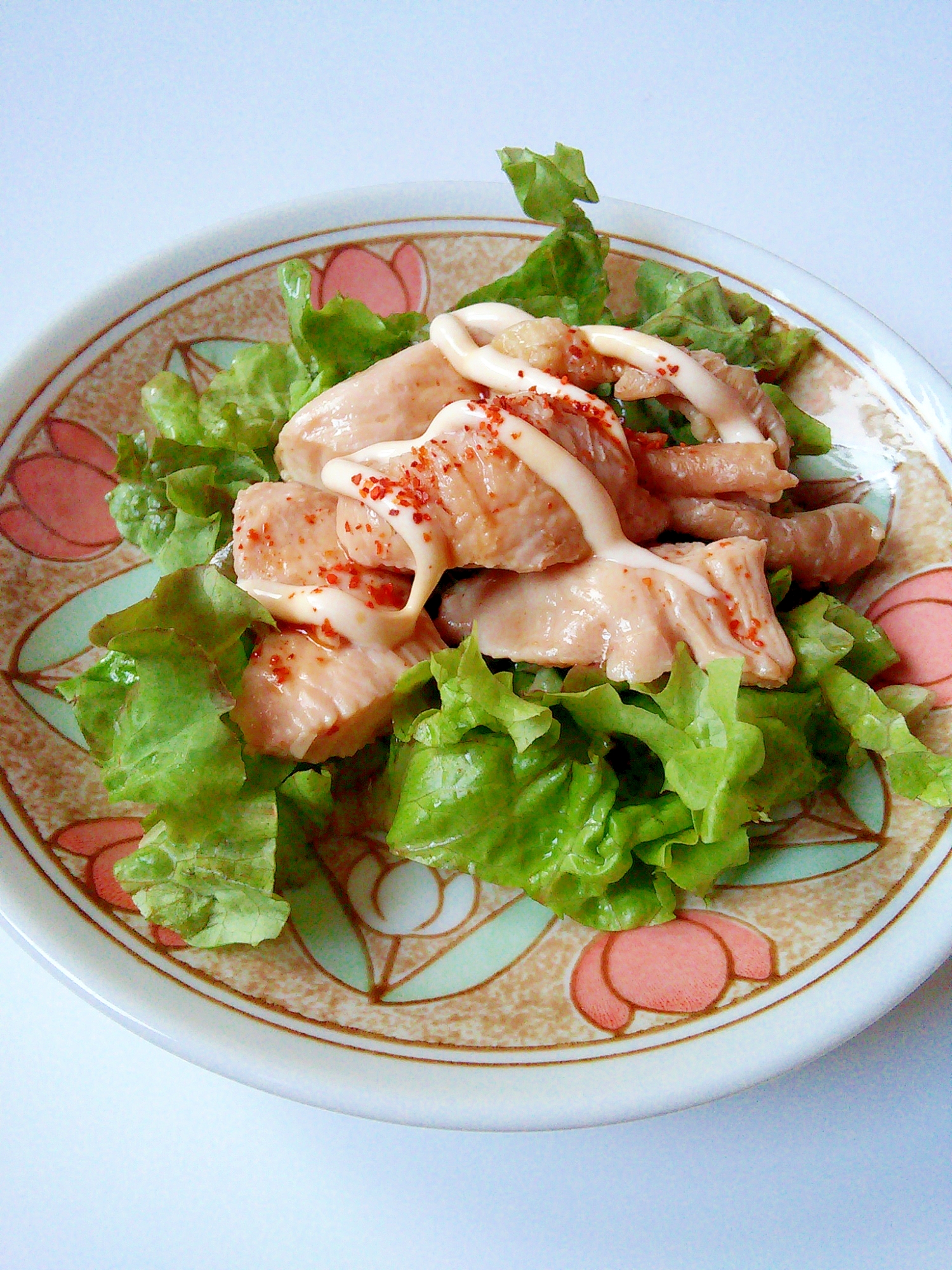 簡単☆レタスと蒸し鶏のサラダ☆一味マヨネーズ風味