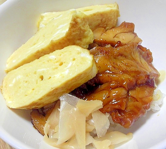 ふわふわ厚焼き玉子と鶏の蒲焼き丼