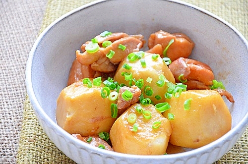 生姜風味の鶏肉と里芋のこっくり煮