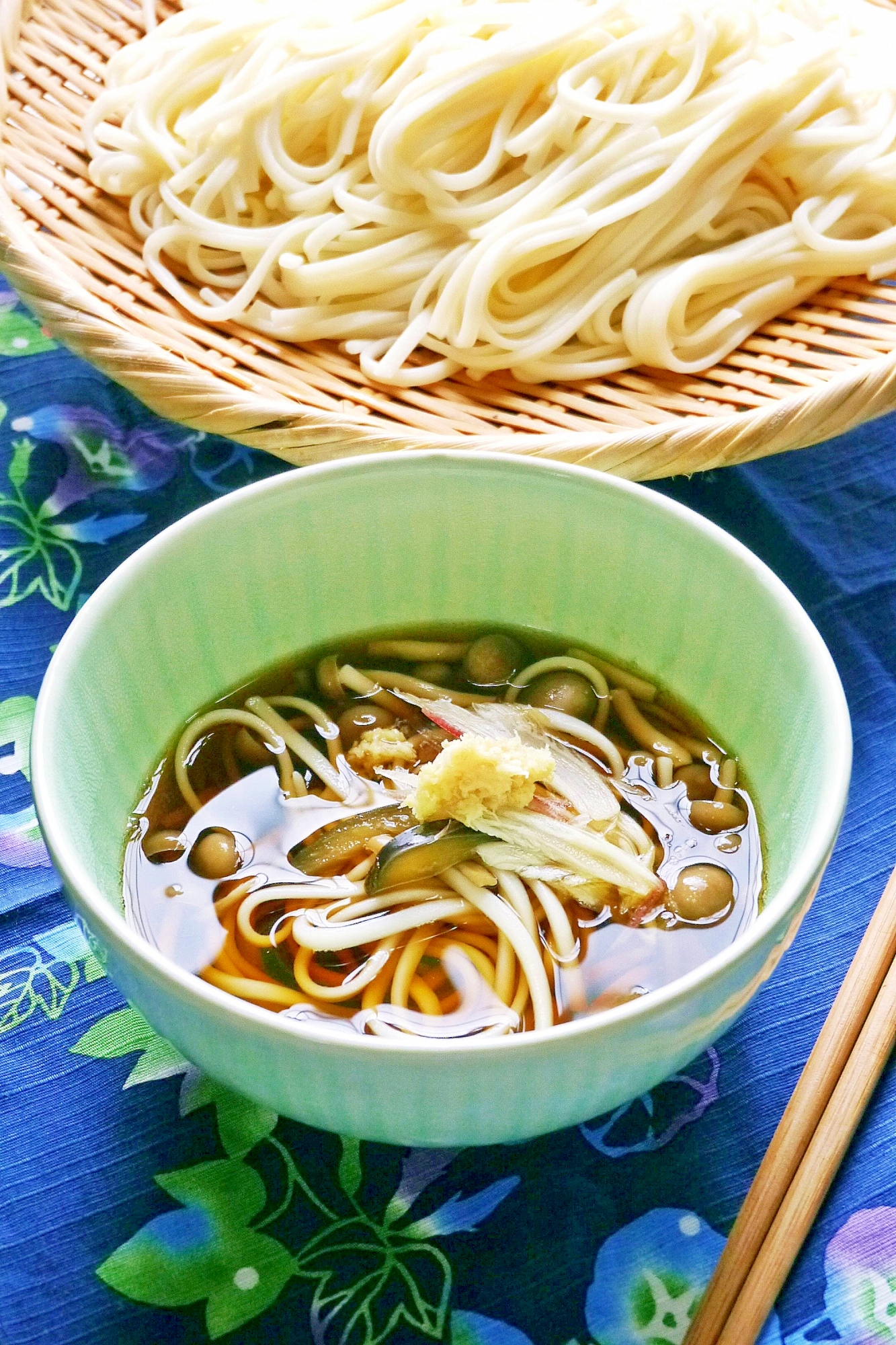 生姜風味！茄子としめじのつけうどん