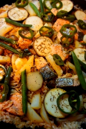 フライパンで簡単、秋鮭と秋野菜のパエリア