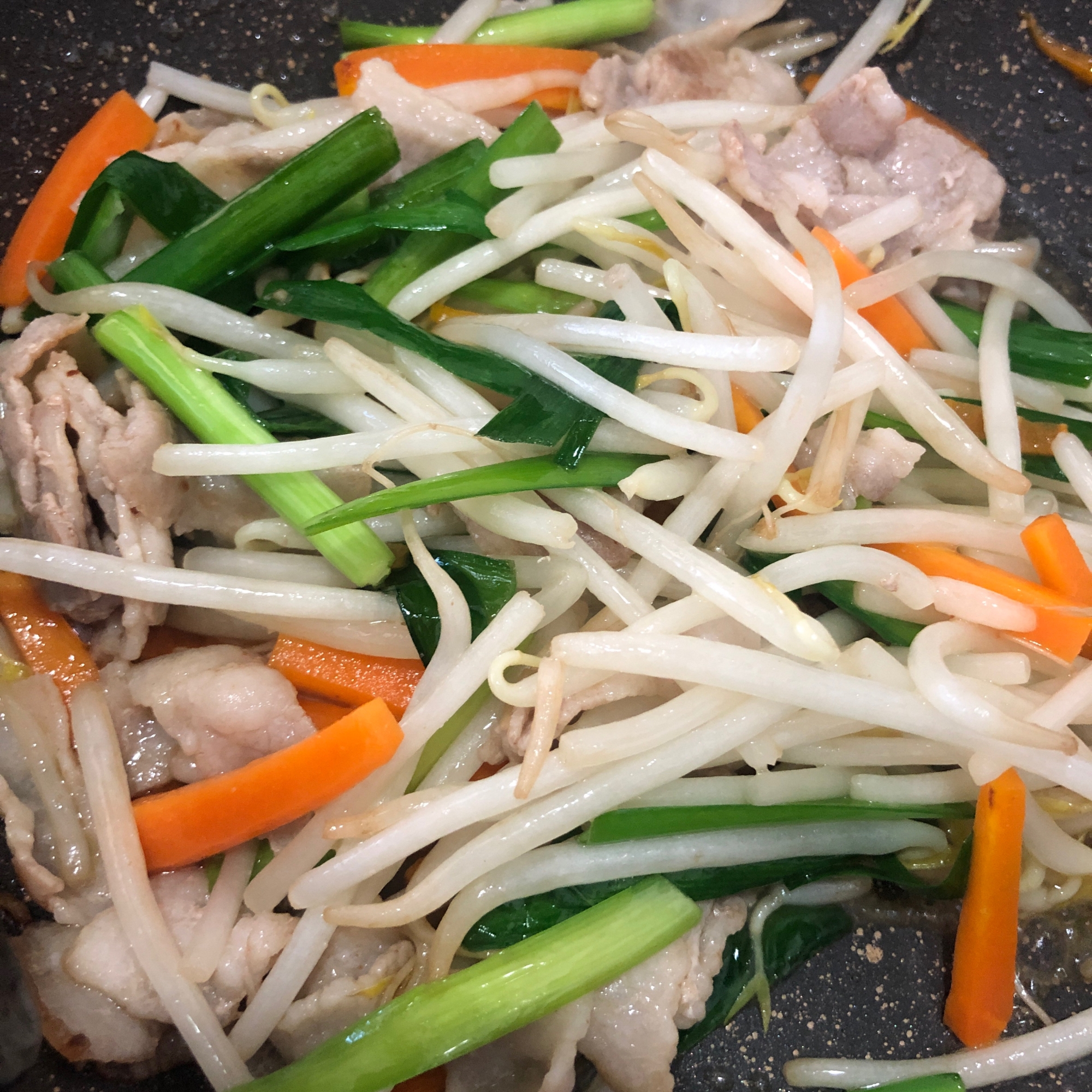 豚こまのニラもやし炒め レシピ 作り方 By ろーるけーき 楽天レシピ 豚こまのニラもやし炒め レシピ 作り方 By ろーるけーき 楽天レシピ