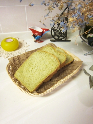 少しのイーストでゆっくり♪ほうれん草食パン