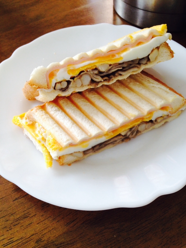 きのこたっぷりパニーニ