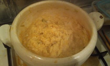 キムチ鍋の〆の雑炊です。半熟卵を混ぜていただきました。
ご飯一膳＆卵一個がちょうど良い量で、とても美味しかったです。