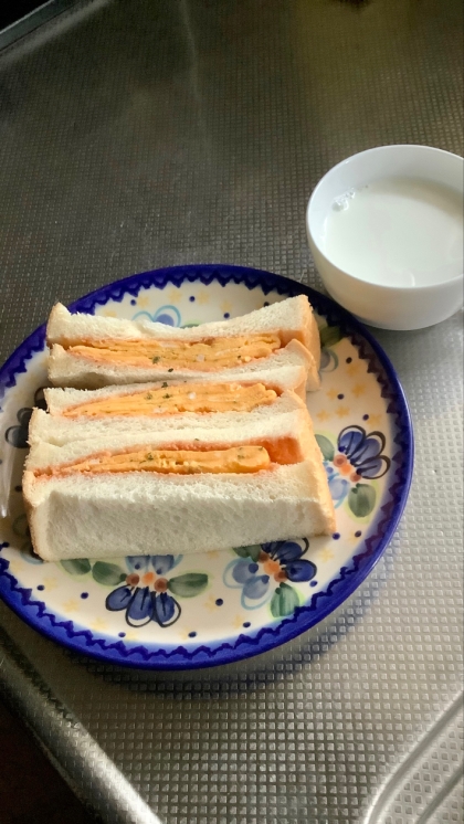 おはようございます♪
朝食にふんわり卵サンドパセリ入りですが美味しくできました(๑˃̵ᴗ˂̵)
レシピありがとうございました♪