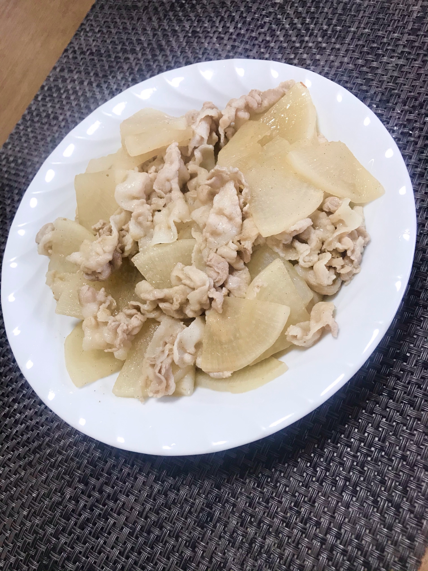 ちょっと洋風な味付け！豚バラ大根❗️