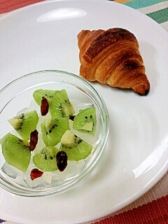 冷凍パンで☆フルーツ寒天&クロワッサン♪