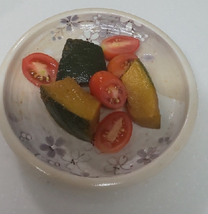 れいちゃっさん☺️収穫穫したミニトマトとかぼちゃの使いかけがあったので、夕飯にもう一品簡単にできて嬉しいです♥️
レポ、ありがとうございます(*ﾟー^)