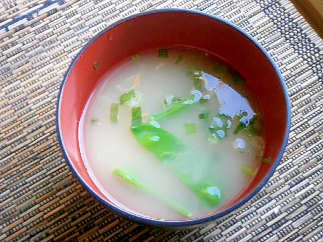 モロッコいんげん・玉ねぎの味噌汁