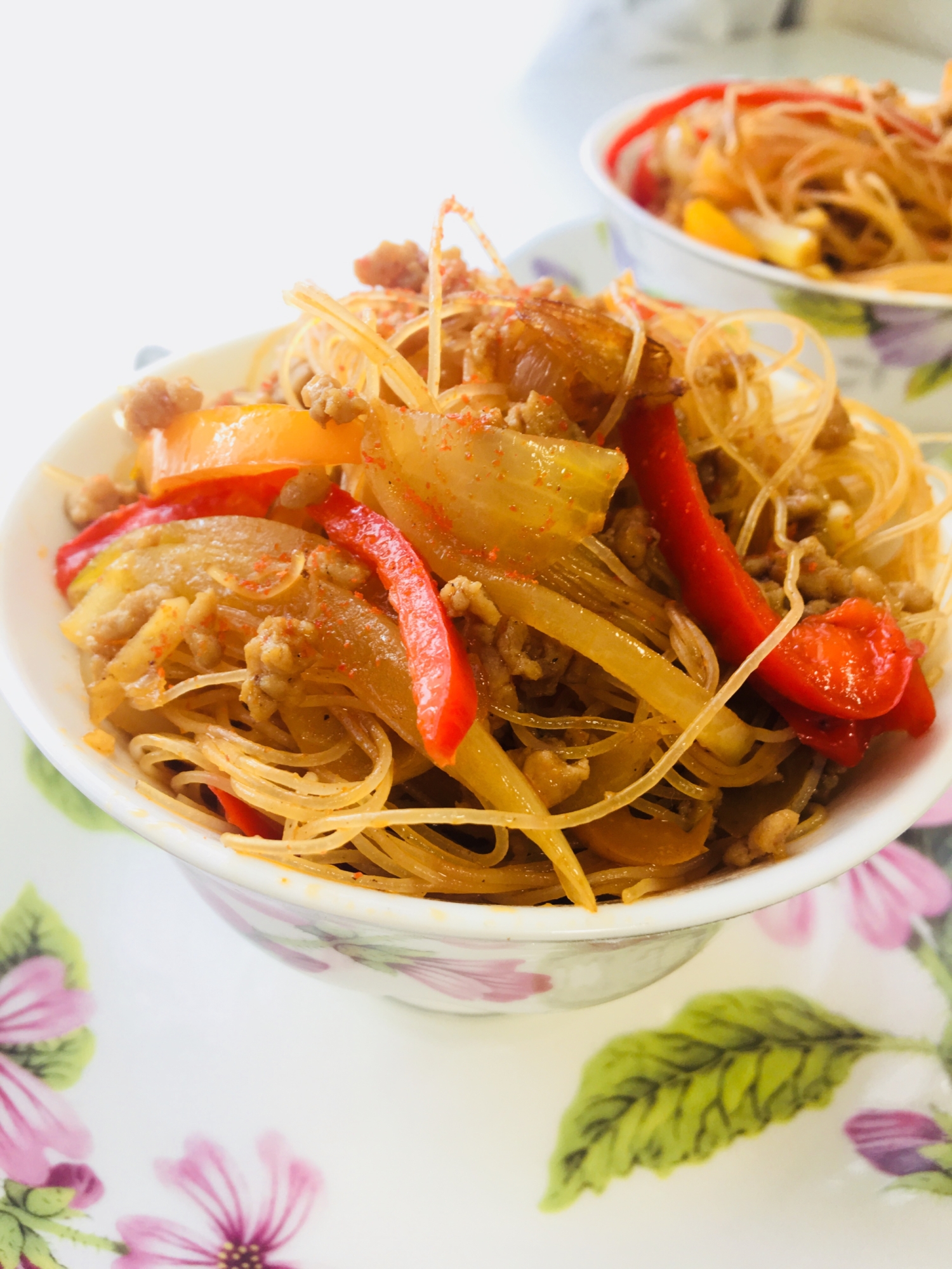 カラフルピーマンで作る！ピリ辛焼きビーフン