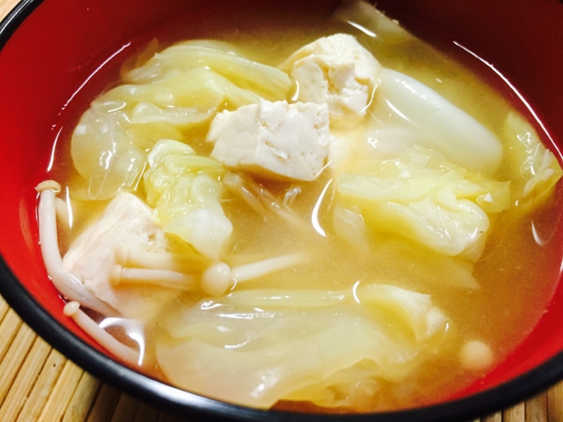 キャベツ&えのき&豆腐の味噌汁
