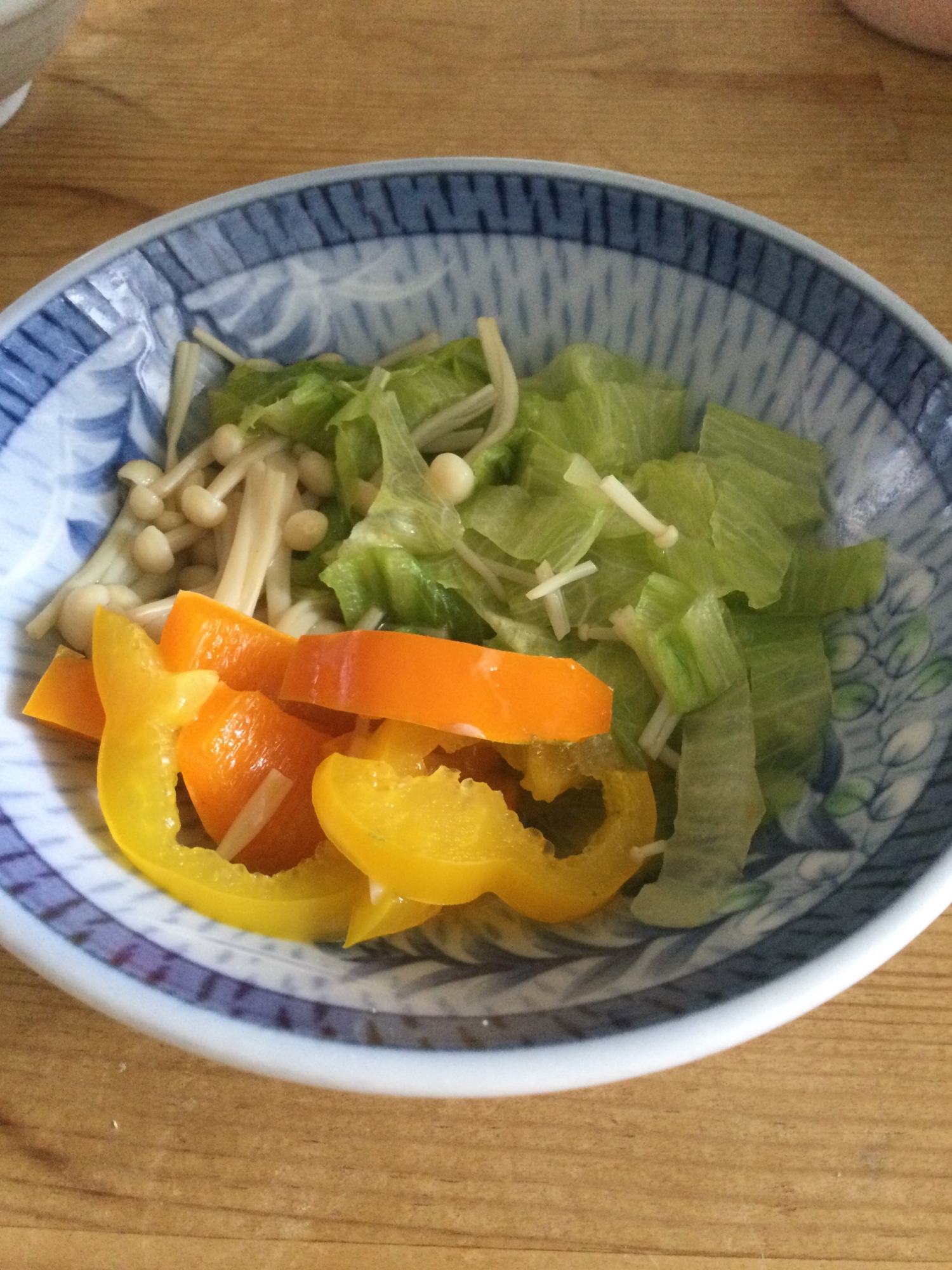 えのきレタスパプリカの煮物♪