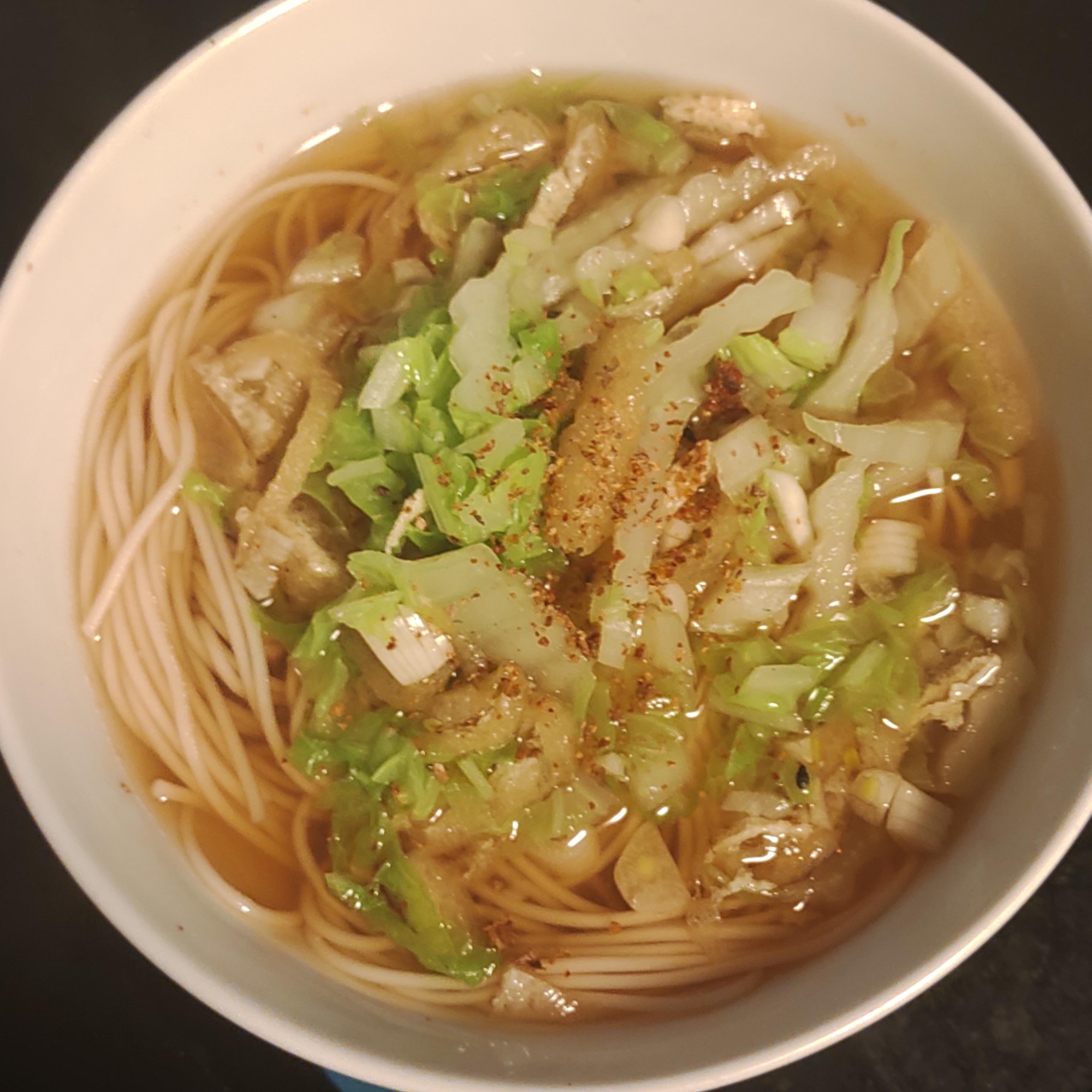 油揚げ、白菜、にんにくの煮麺