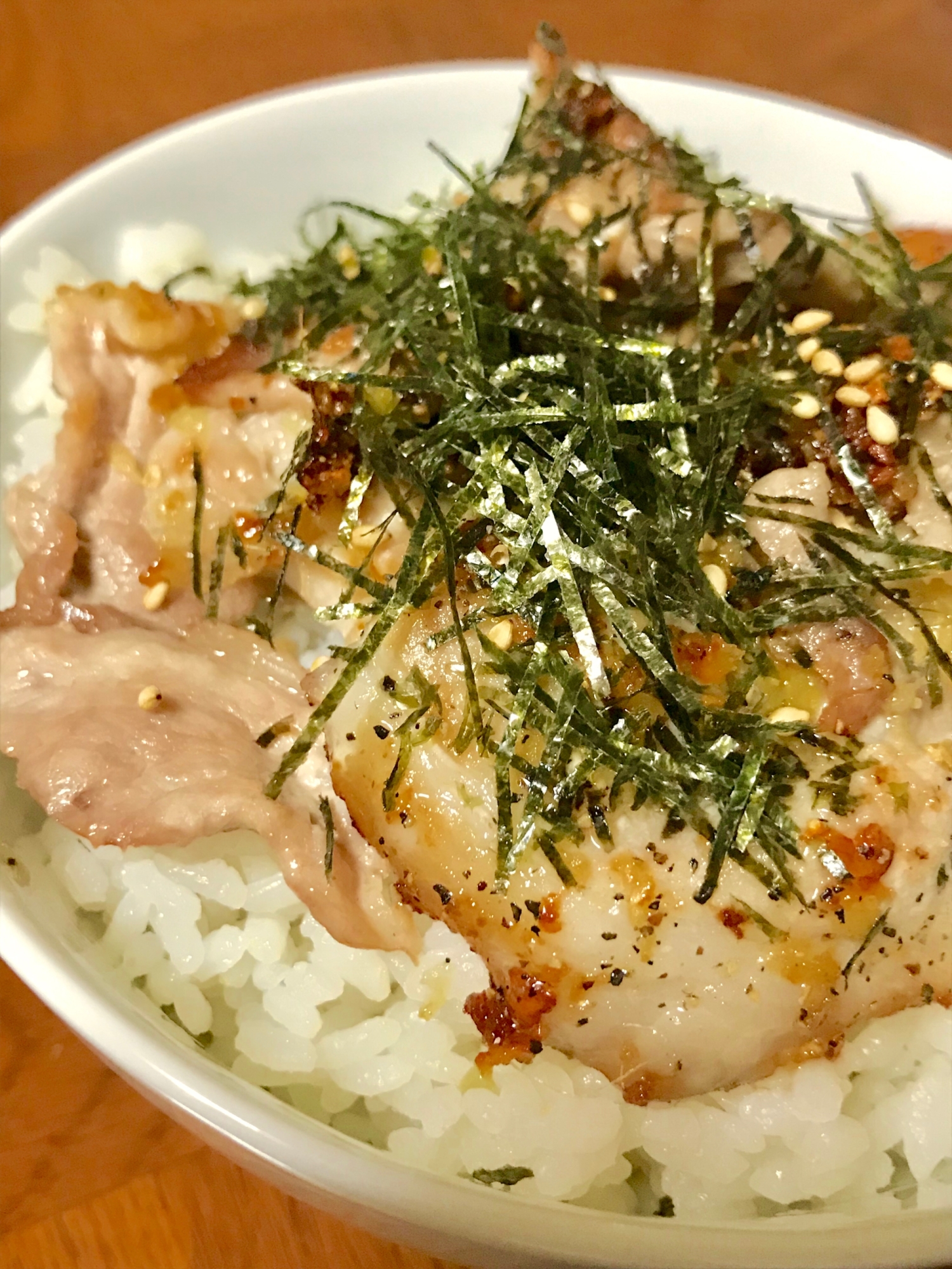 カリカリ！ネギ塩豚丼！