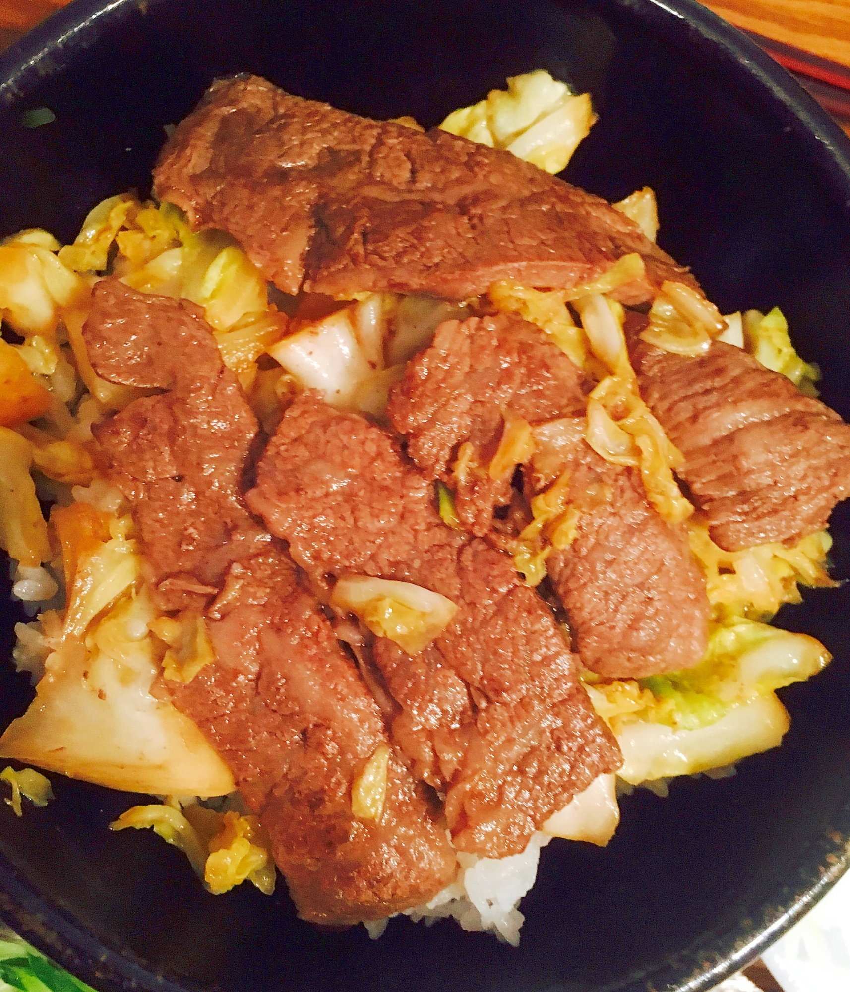 ボリューム満点 キャベツと牛カルビ丼 レシピ 作り方 By みゅうしろ 楽天レシピ