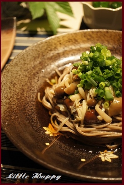 3種のきのこの冷やしあんかけ蕎麦