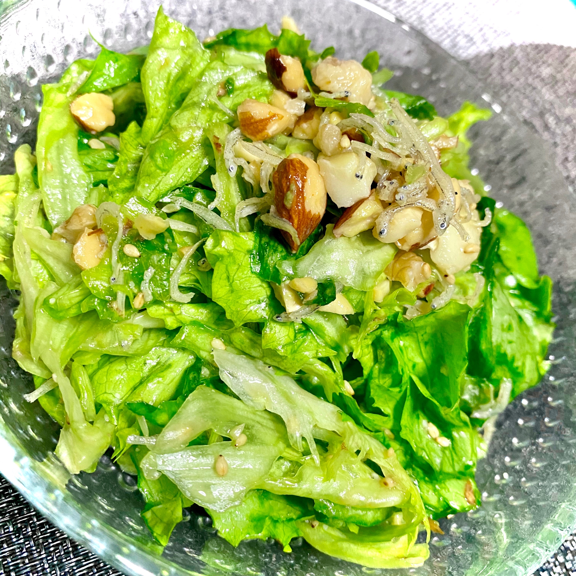 子供と一緒に ナッツとおじゃこのレタスサラダ レシピ 作り方 By にゃんぺこ 楽天レシピ