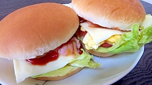 簡単★ランチにピッタリＢＬＴチーズバーガー