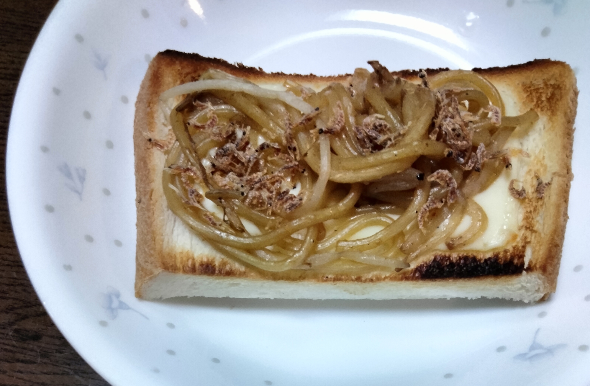 チーズトーストアレンジ 焼きそば&干おきあみのせて