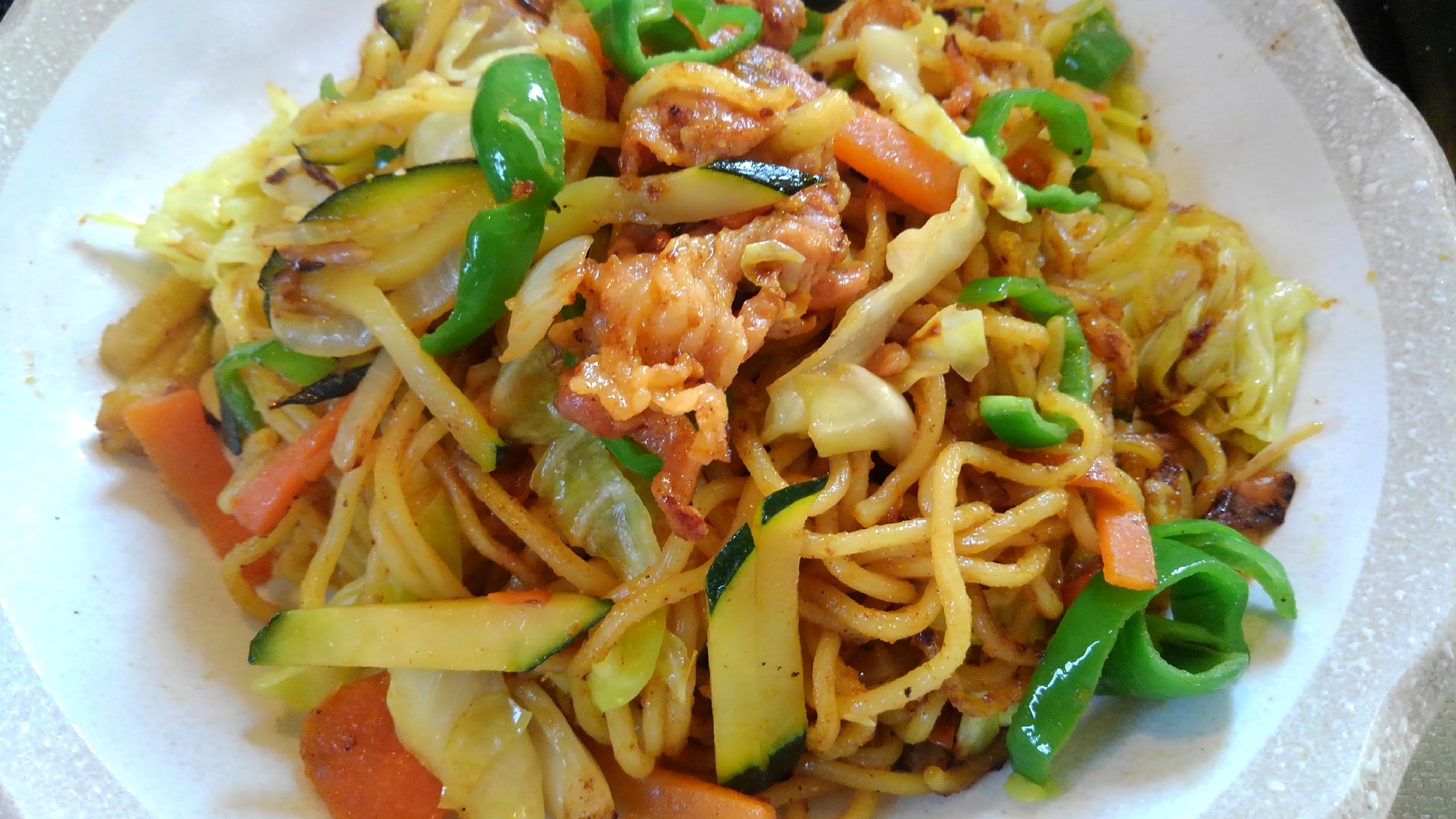 夏野菜たっぷり!カレー風味焼きそば