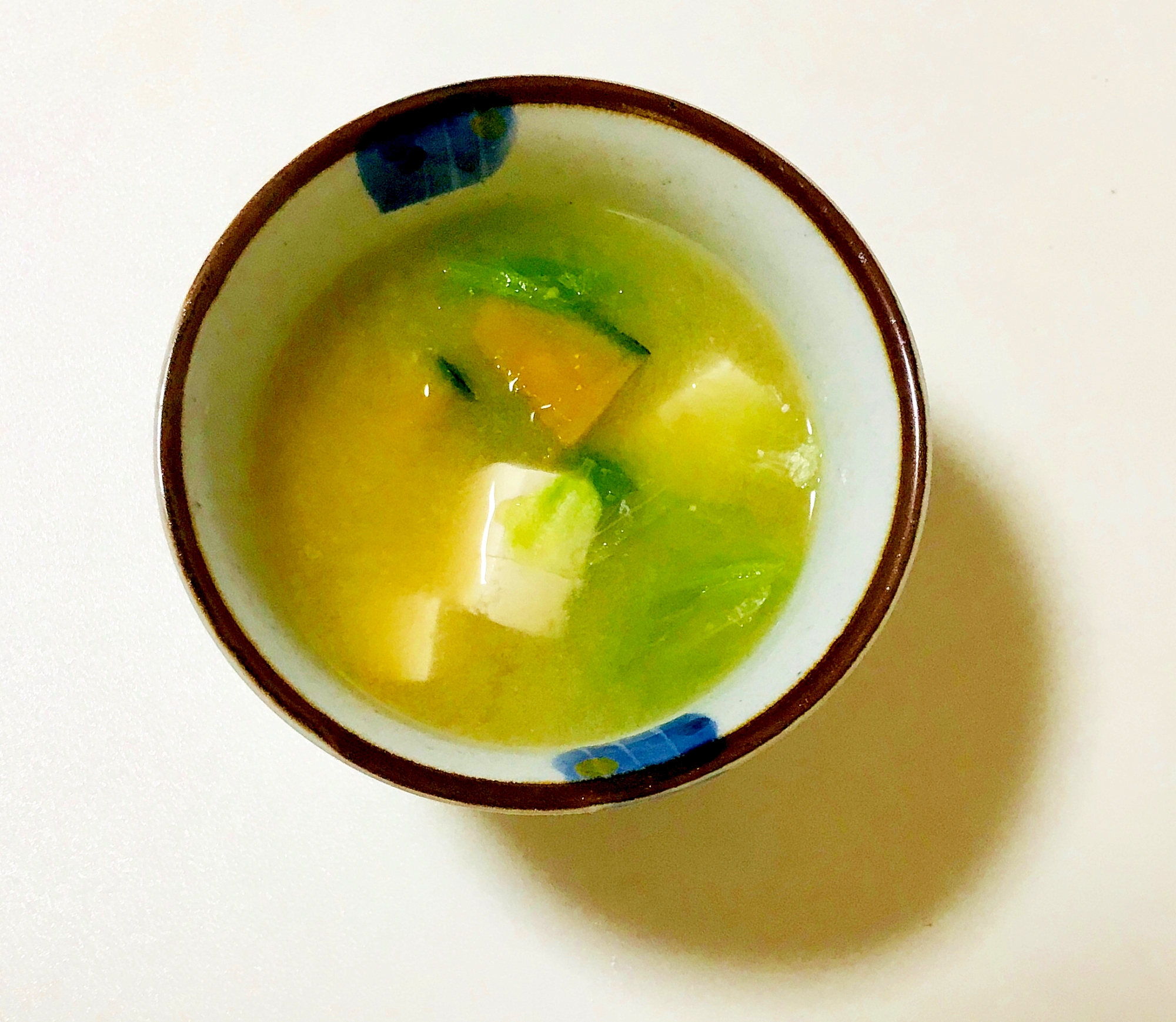 南瓜とレタスの簡単味噌汁
