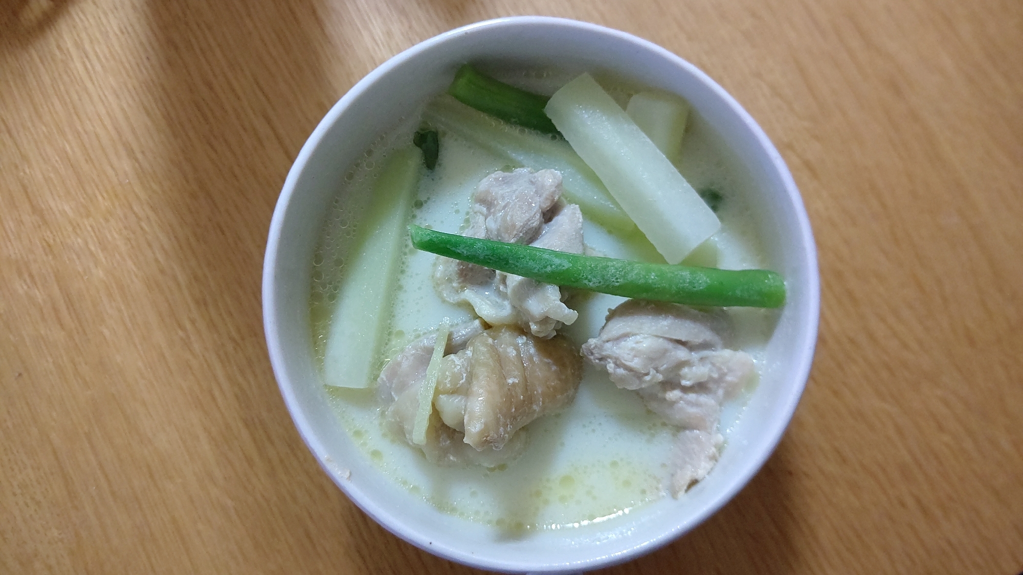 鶏肉と大根の豆乳スープ