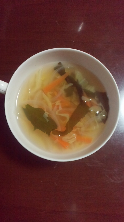キャベツとにんじんの野菜スープ