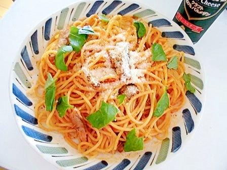 さば水煮缶と生バジルで アラビアータ