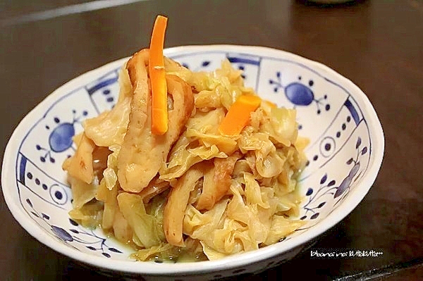 キャベツとチクワの蒸し煮