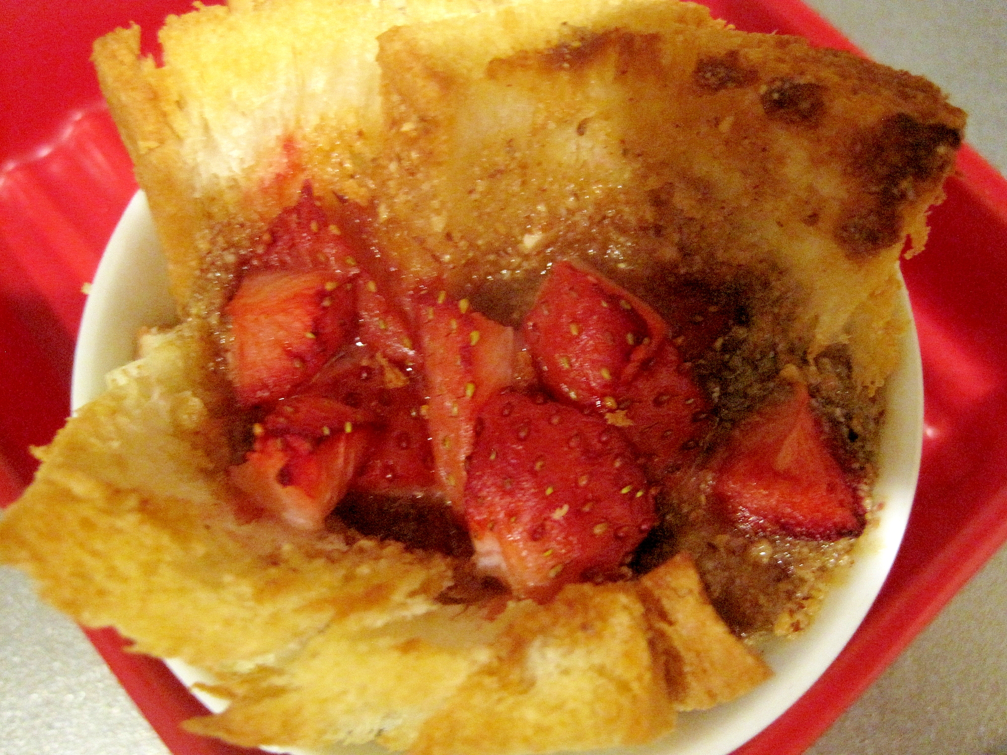 苺の食パンタルト