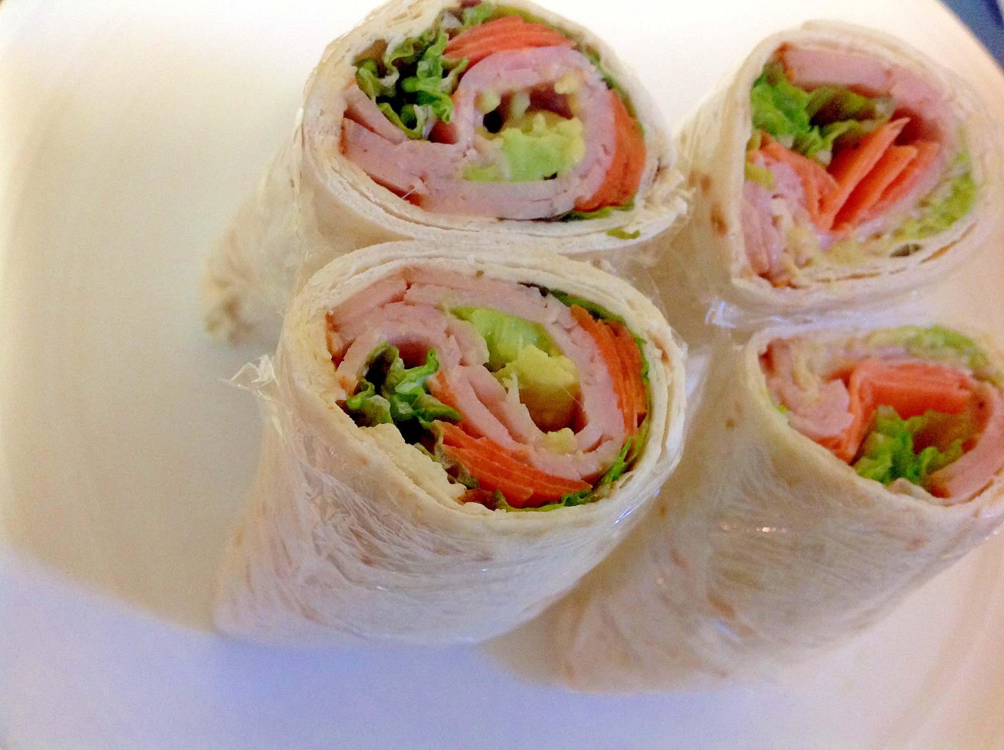 トルティーヤでハムとアボカドのラップサンド レシピ 作り方 By Findus 楽天レシピ