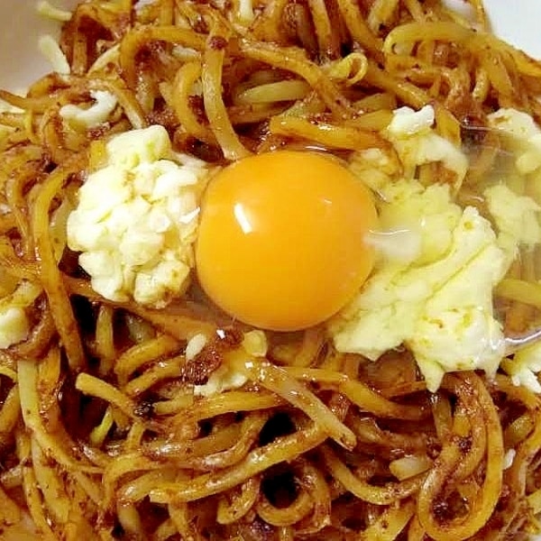 超簡単 すき焼き風鰹節焼きそば チーズ生卵乗せ レシピ 作り方 By やつはしゆうこ 週末破天荒レシパー スピード承認 楽天レシピ 超簡単 すき焼き風鰹節焼きそば チーズ生卵乗せ レシピ 作り方 By やつはしゆうこ 週末破天荒レシパー スピード承認 楽天レシピ