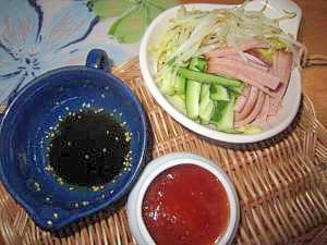 ラー麵冷やし中華；トマト＆胡麻醤油たれ