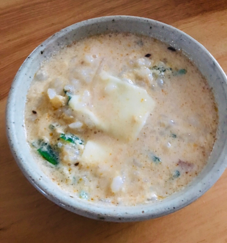 ピリ辛豆乳ニラチーズ雑炊