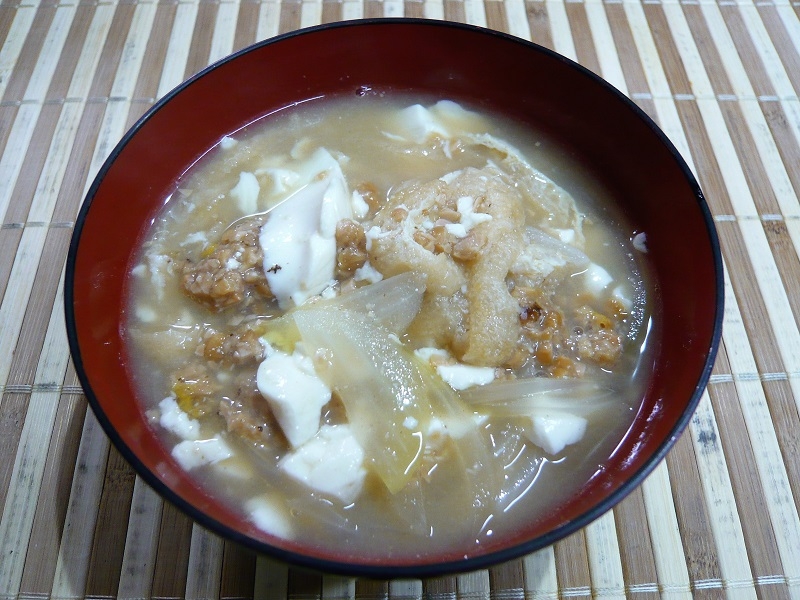 納豆と豆腐と揚げの味噌汁