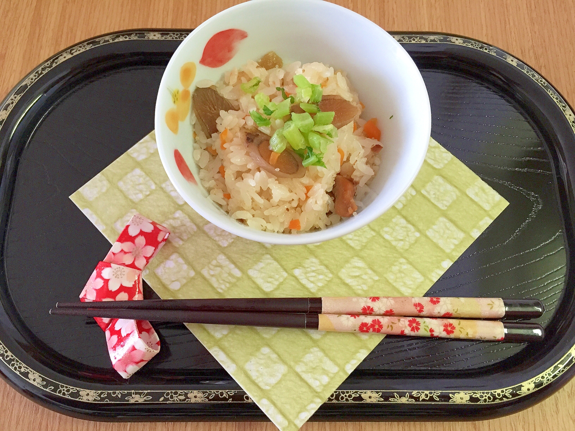 缶詰めで超簡単！ほっこり鶏ごぼうの炊き込みごはん