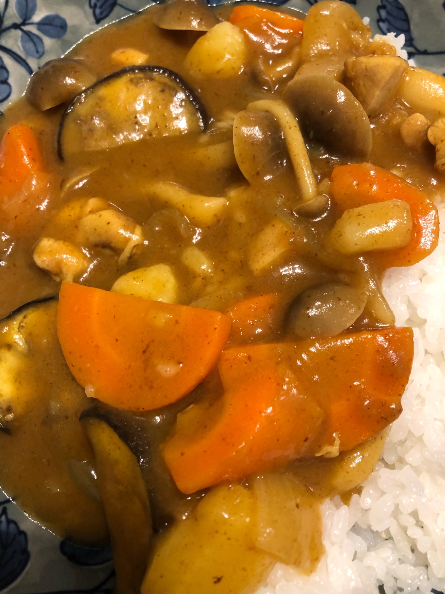 茄子としめじと鶏肉のカレー