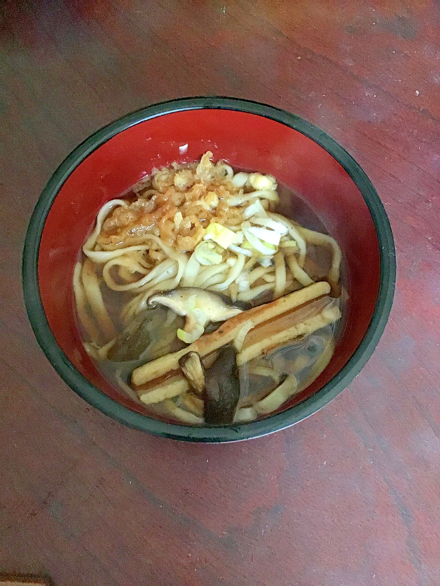 チクワち椎茸と天かすの煮込みうどん。