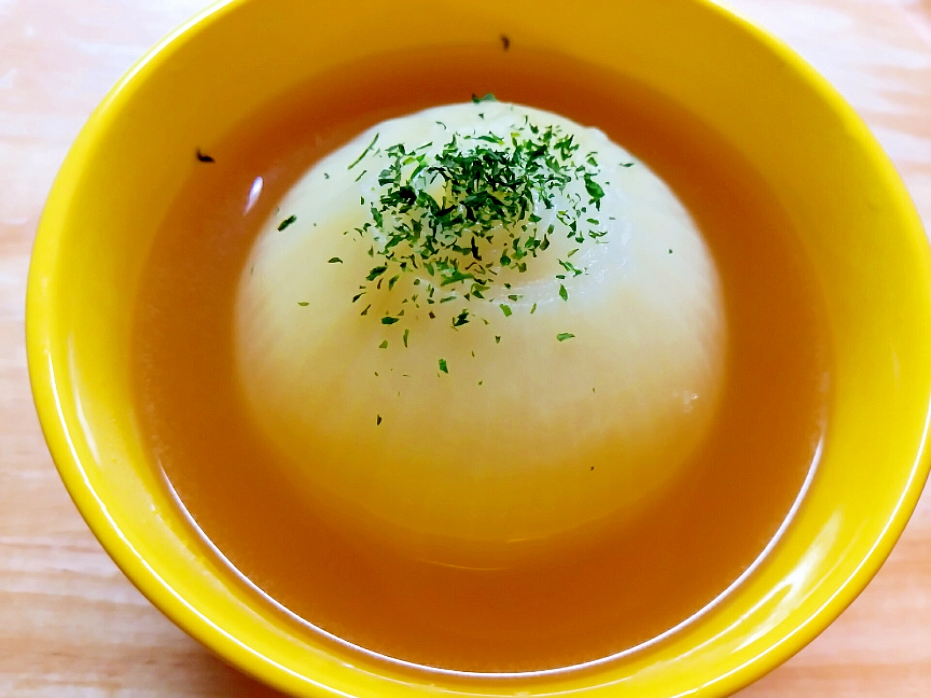 丸ごと新玉葱のビーフコンソメスープ レシピ 作り方 By のん７８６ 楽天レシピ