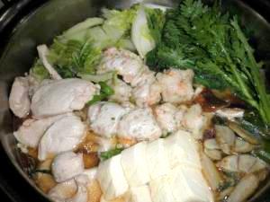 鶏むね肉と海老入りすり身団子鍋