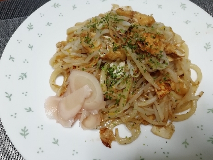 もやしたっぷりのスパイシー焼きうどん