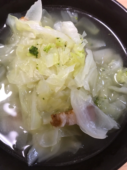 煮込むだけ！たっぷり野菜スープ