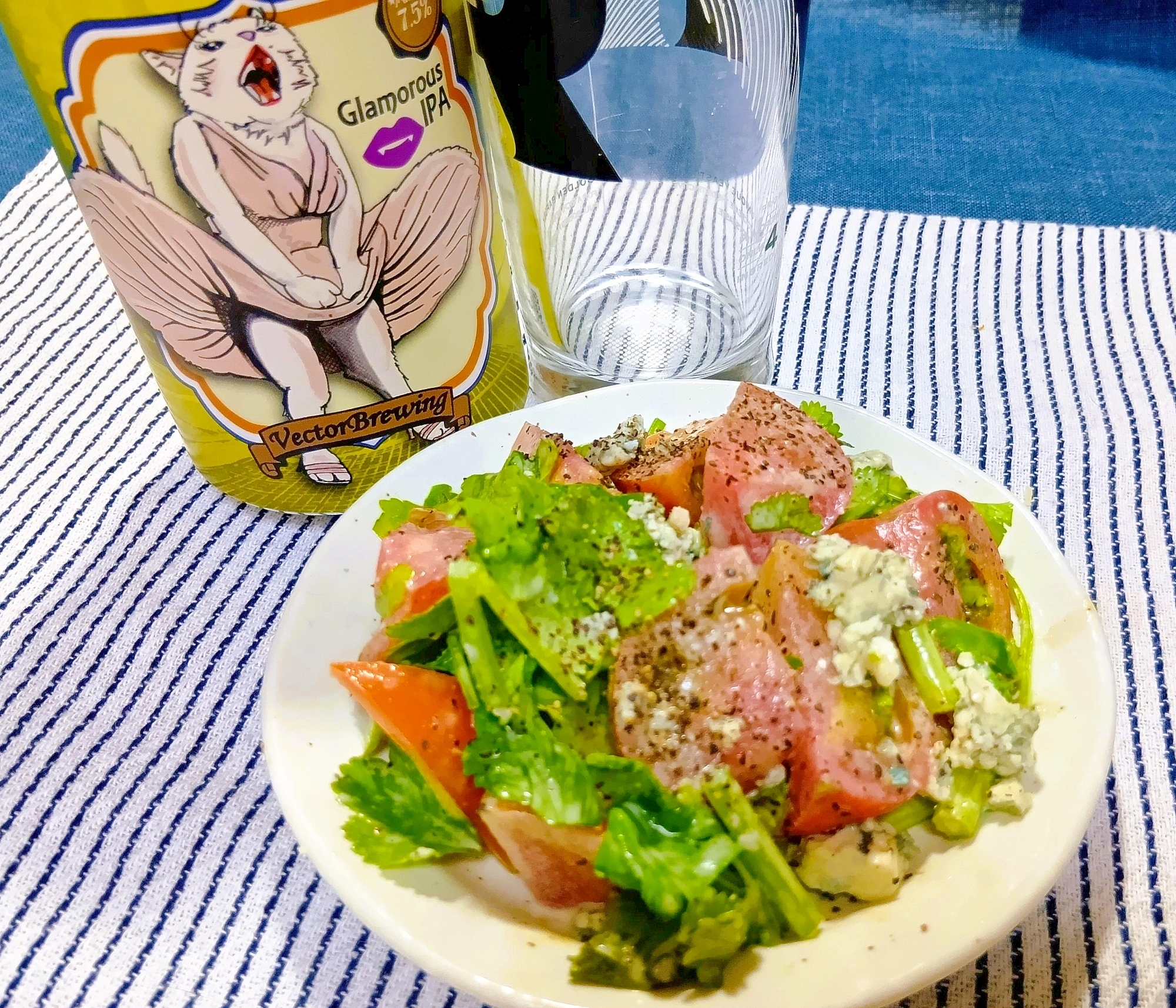 トマトとパクチーのサラダ　ブルーチーズドレッシング