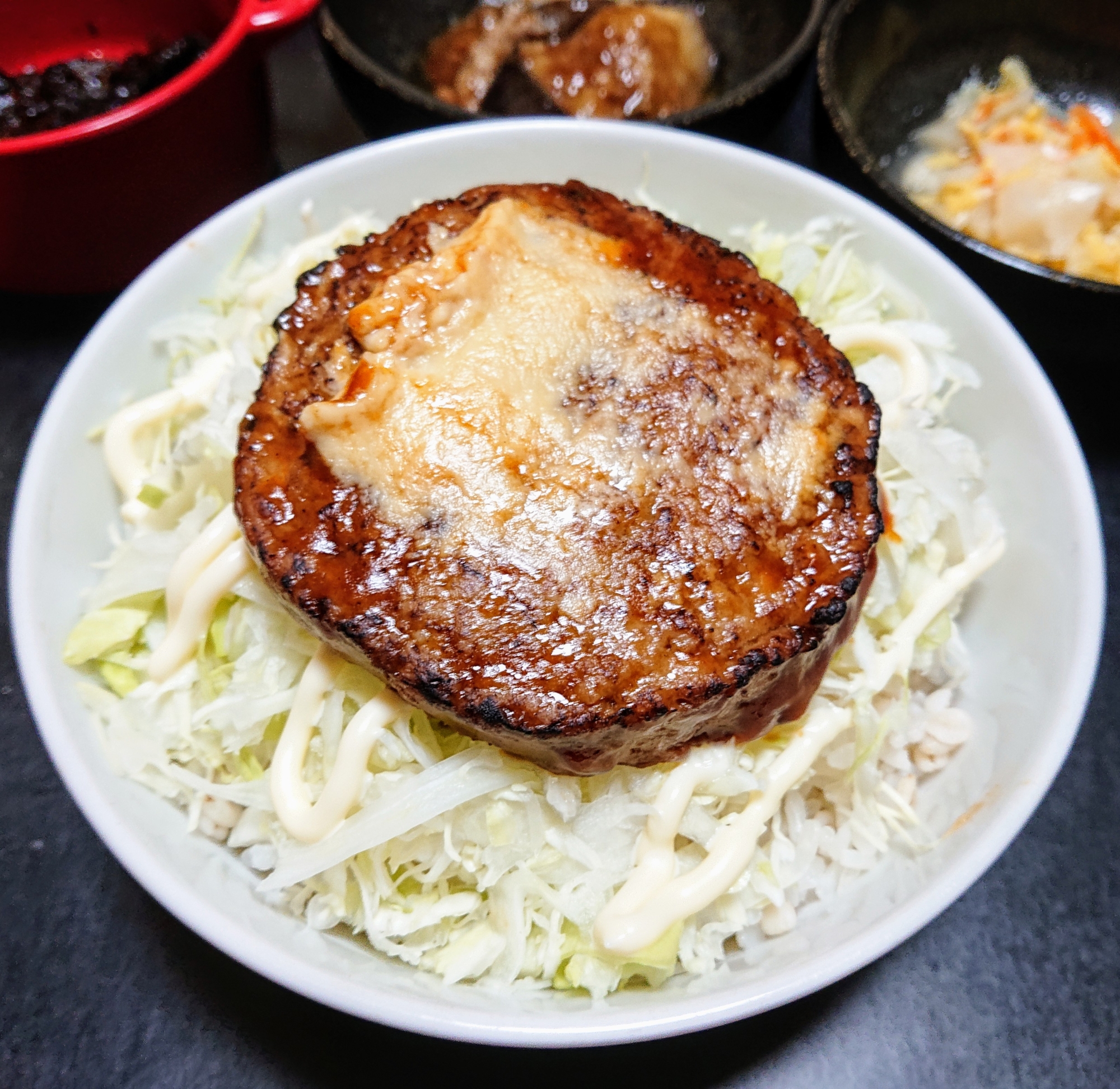 レトルトで☆マヨキャベツのバーグ丼