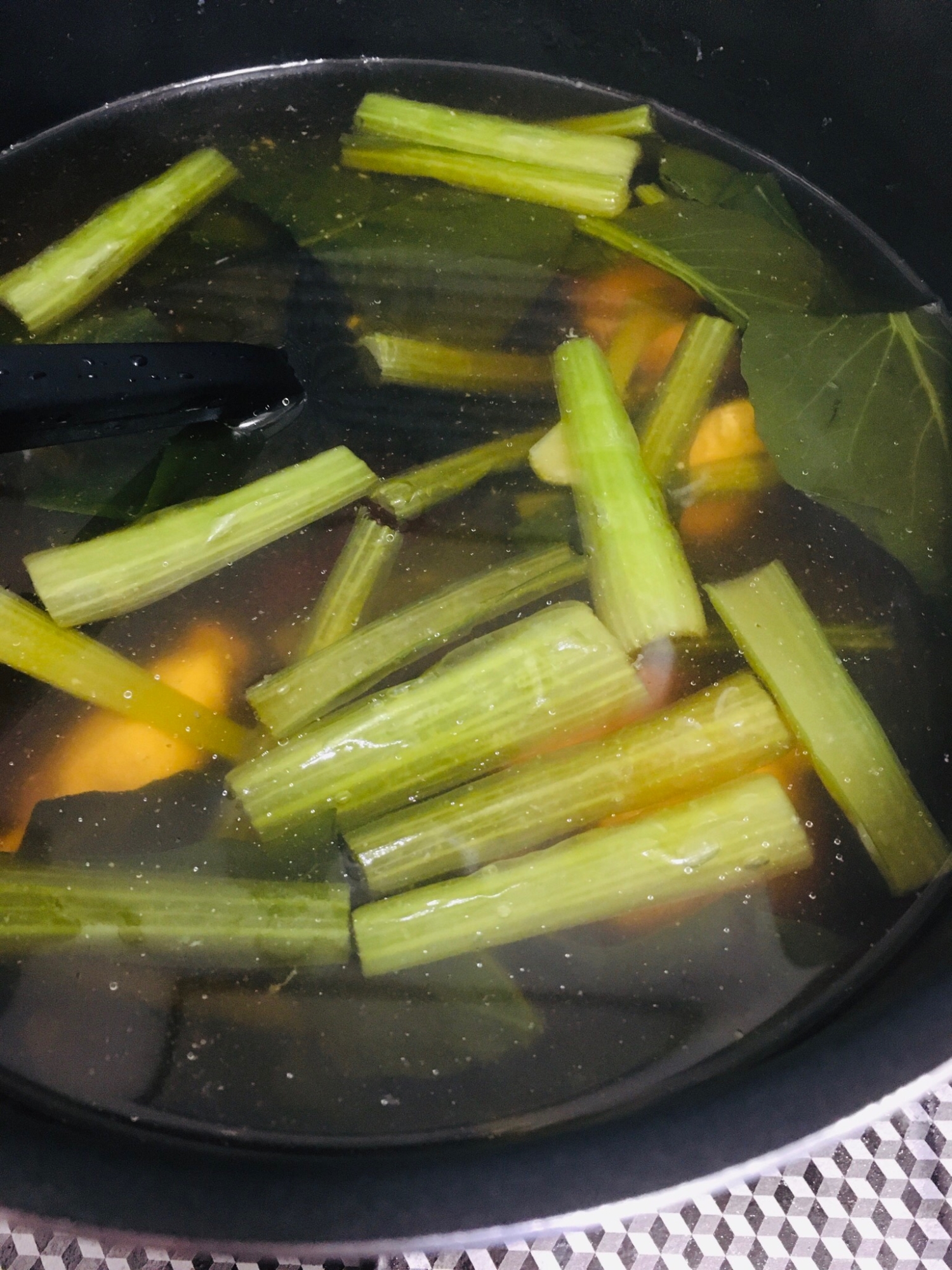 鶏と小松菜の雑煮スープ