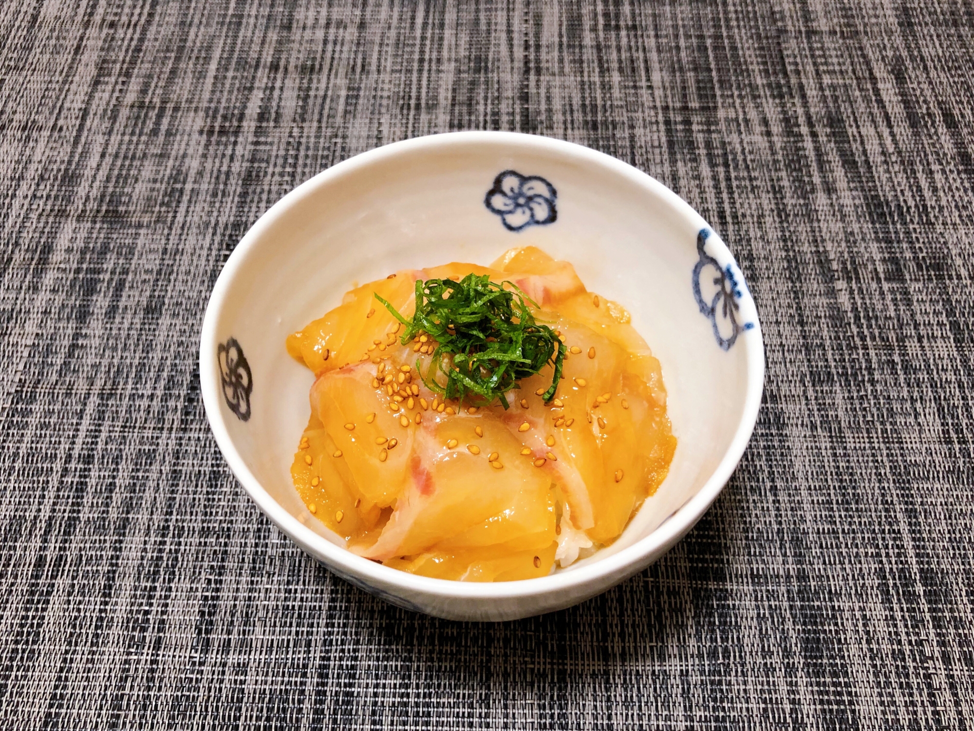 鯛の胡麻ダレ漬け丼！