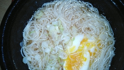 ラーメンが食べたい、中華麺の在庫はない…というときに作ってみました。
こんなに簡単に"中華そば"の味になるんですね～
おいしかったです。