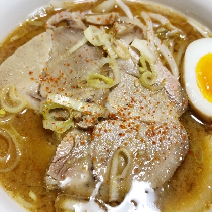 シャンタンで自家製味噌ラーメン